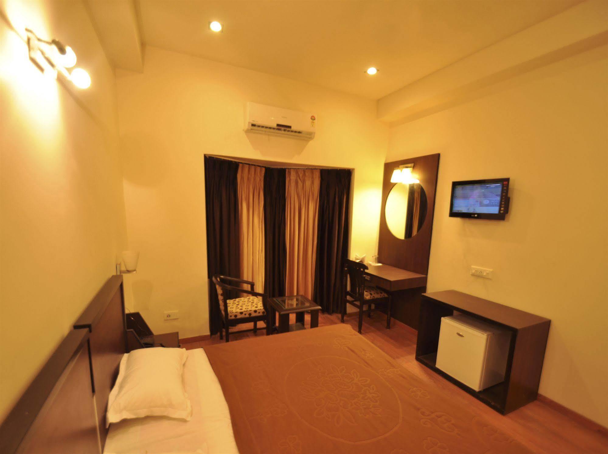 Hotel Hong Kong Inn Amritsar Exterior foto