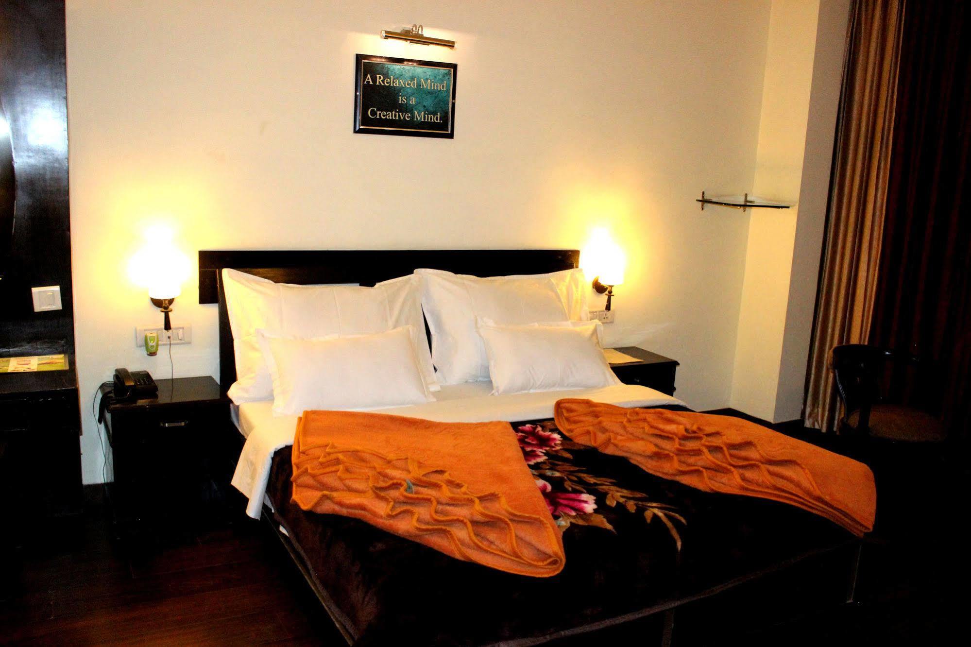 Hotel Hong Kong Inn Amritsar Exterior foto