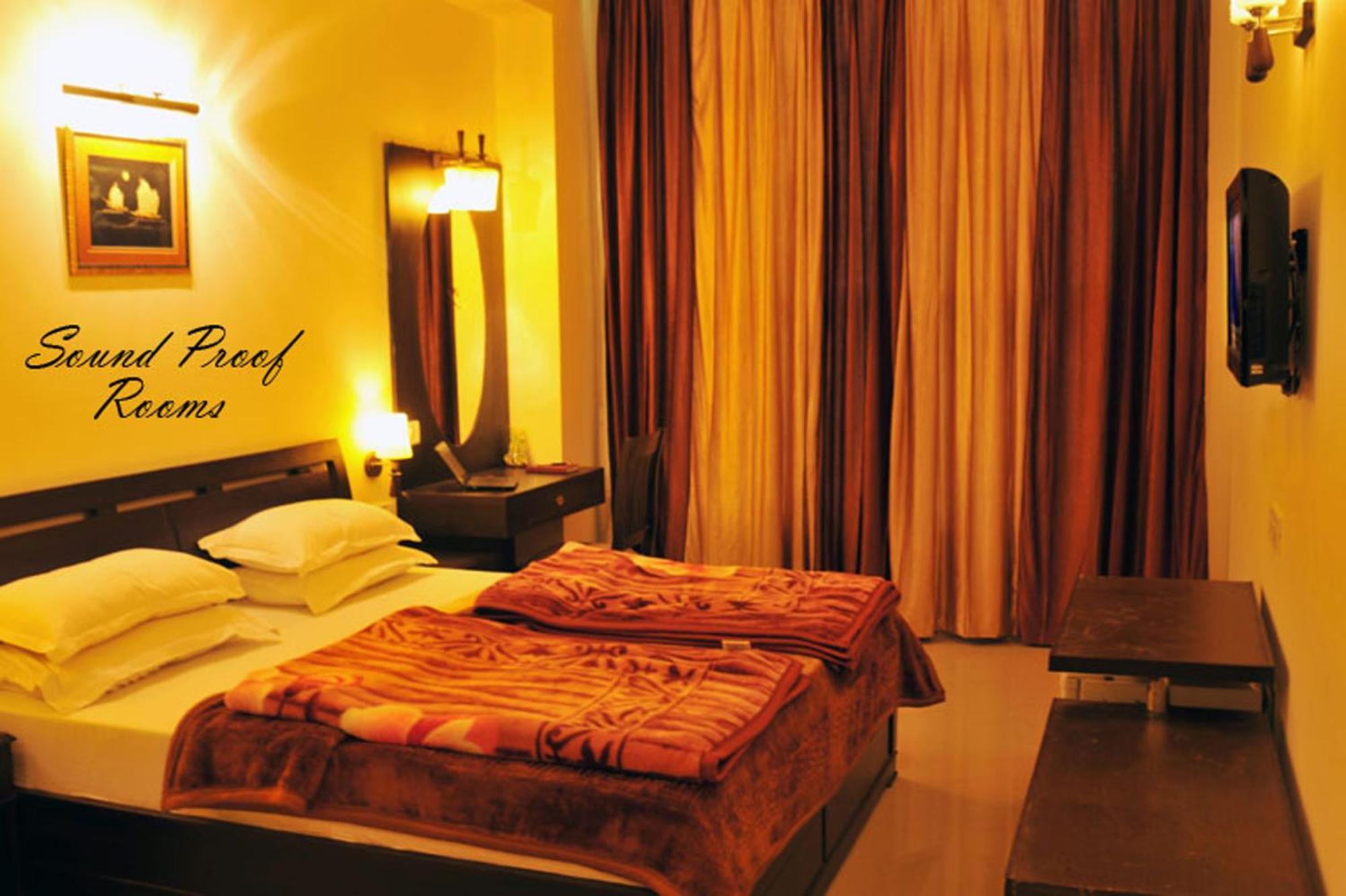 Hotel Hong Kong Inn Amritsar Exterior foto